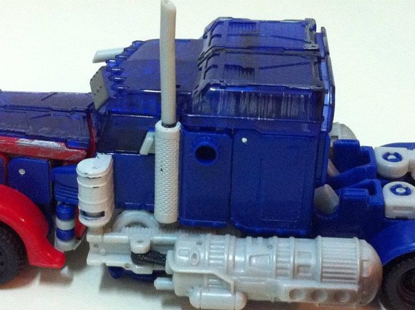 Transformers Dark Of The Moon Voyager Translucent Optimus Prime  (4 of 19)